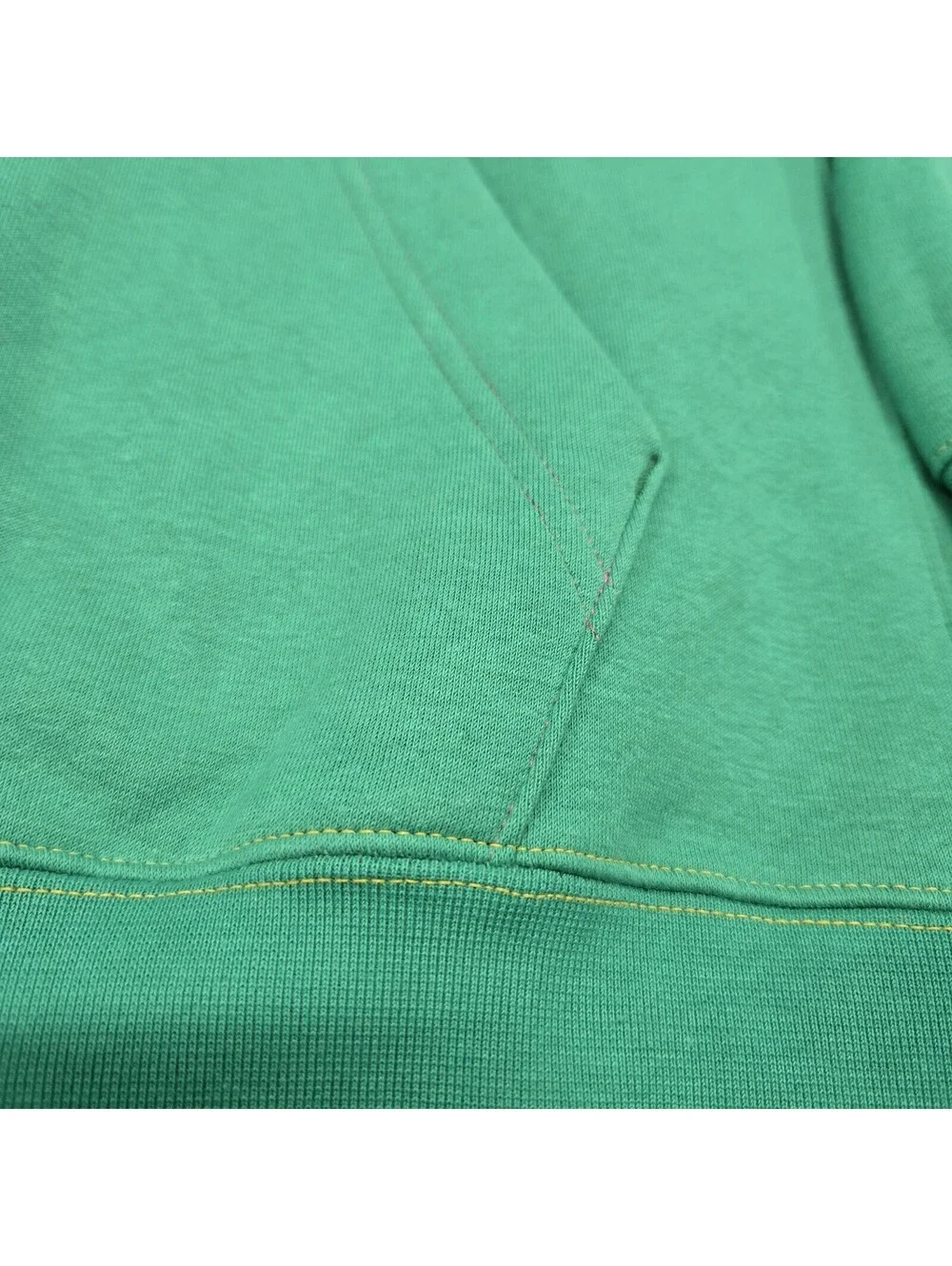 Size LARGE Men's Nike Club Fleece Familia Hoodie Stadium Green 2 Sided Graphic